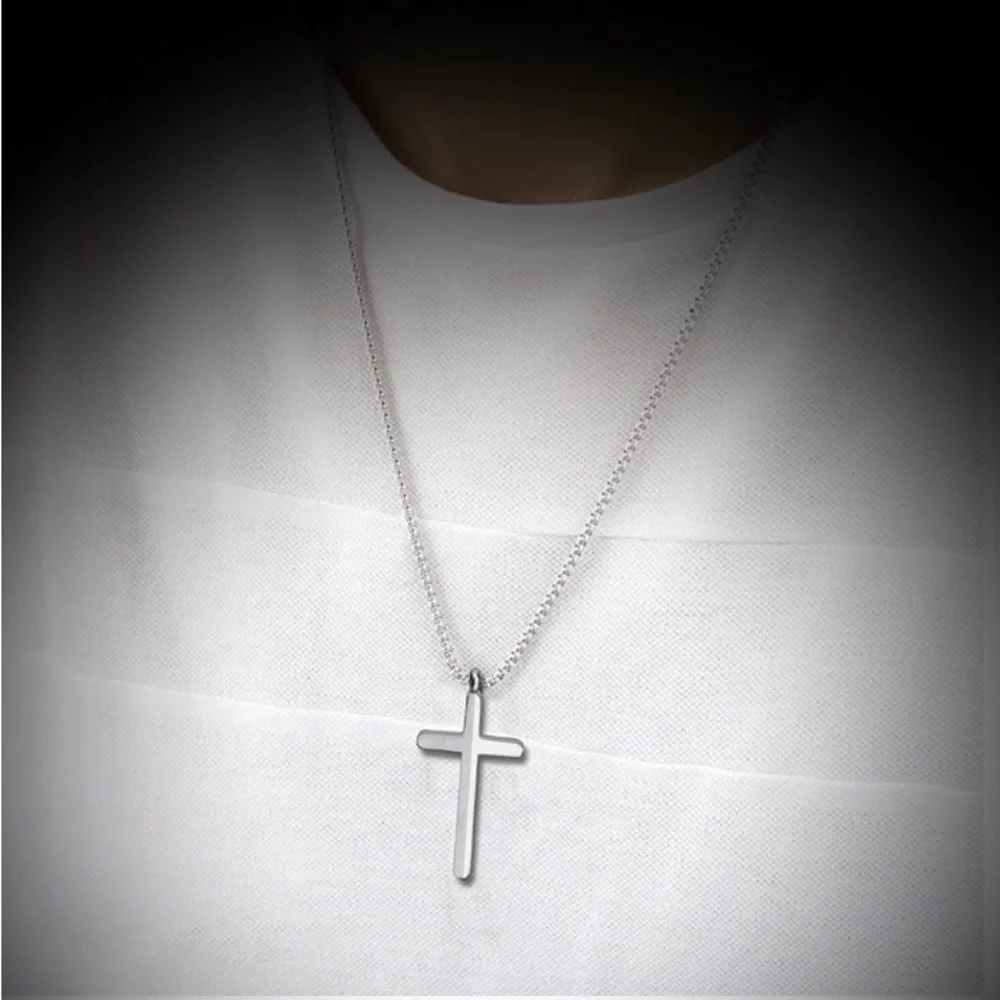 Men’s Silver Tone Cross Necklace